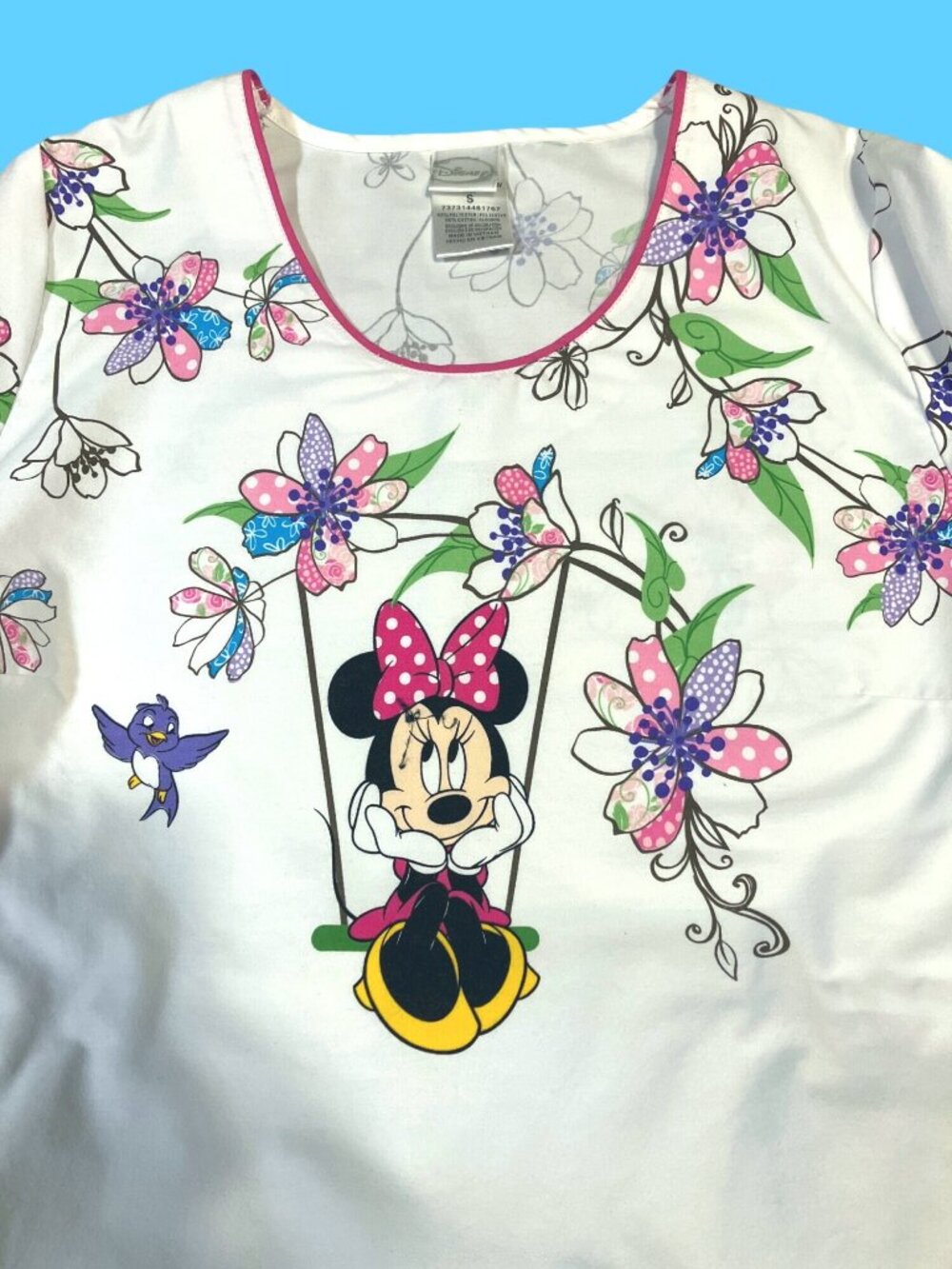 Disney Minnie Mouse White Floral Scrub Top W/ Pockets S 65% Polyester 35% Cotton - Picture 5 of 10